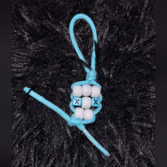 Skull Keychain - Picture 2 of 2